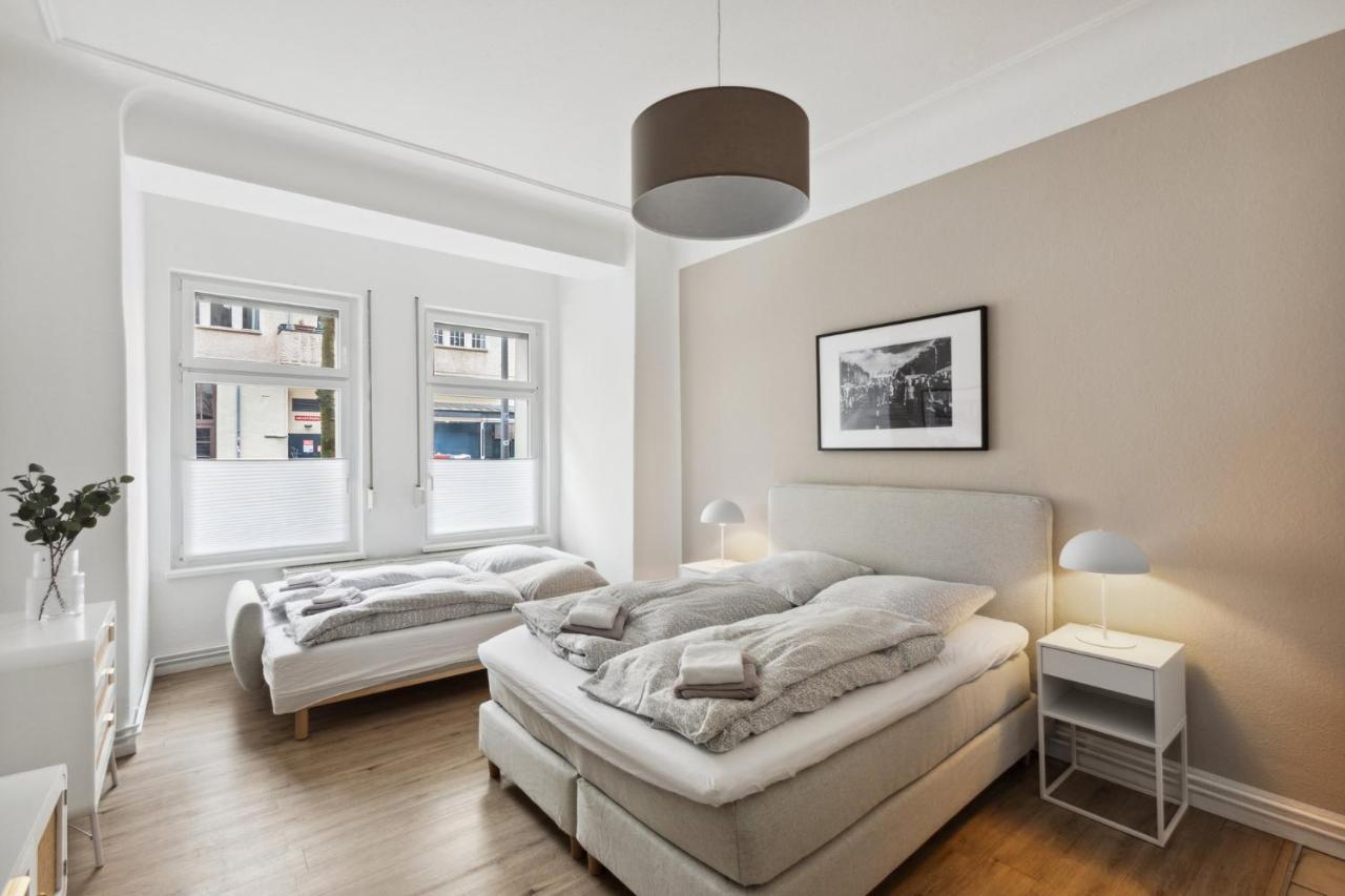 Apartment 1a *